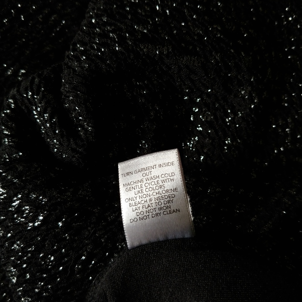 Asymmetric hem pullover - Picture 8 of 8